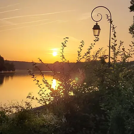 Appartement En Bord De Seine Le Coudray-Montceaux Buitenkant foto