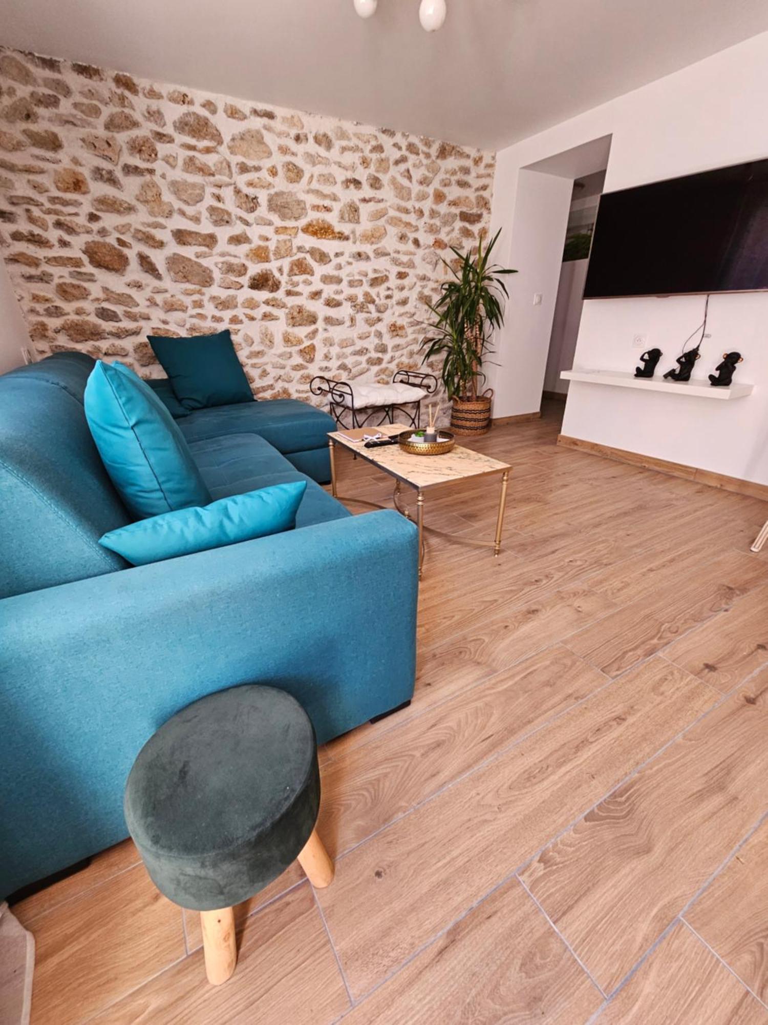 En Bord De Seine Apartment *